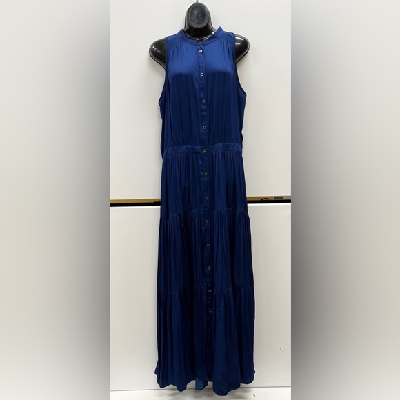 Banana Republic Dresses & Skirts - Banana Republic Navy Blue Maxi Dress